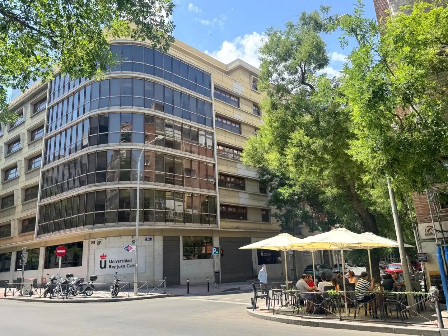 Vista exterior de Piso en venta en Madrid con Calefacción, TV y Balcón