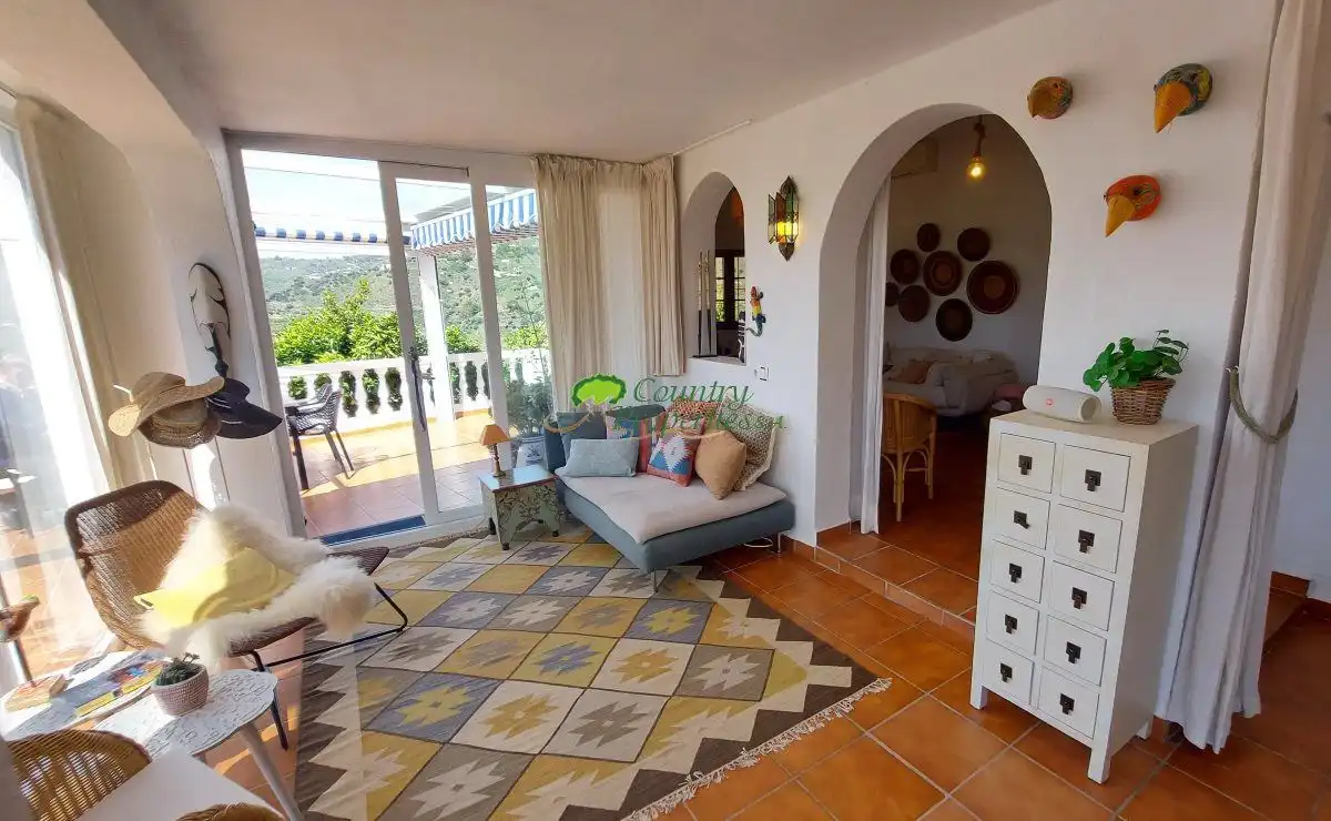 Sala de estar de Finca rústica en venta en Torrox con Aire acondicionado, Calefacción y Jardín privado