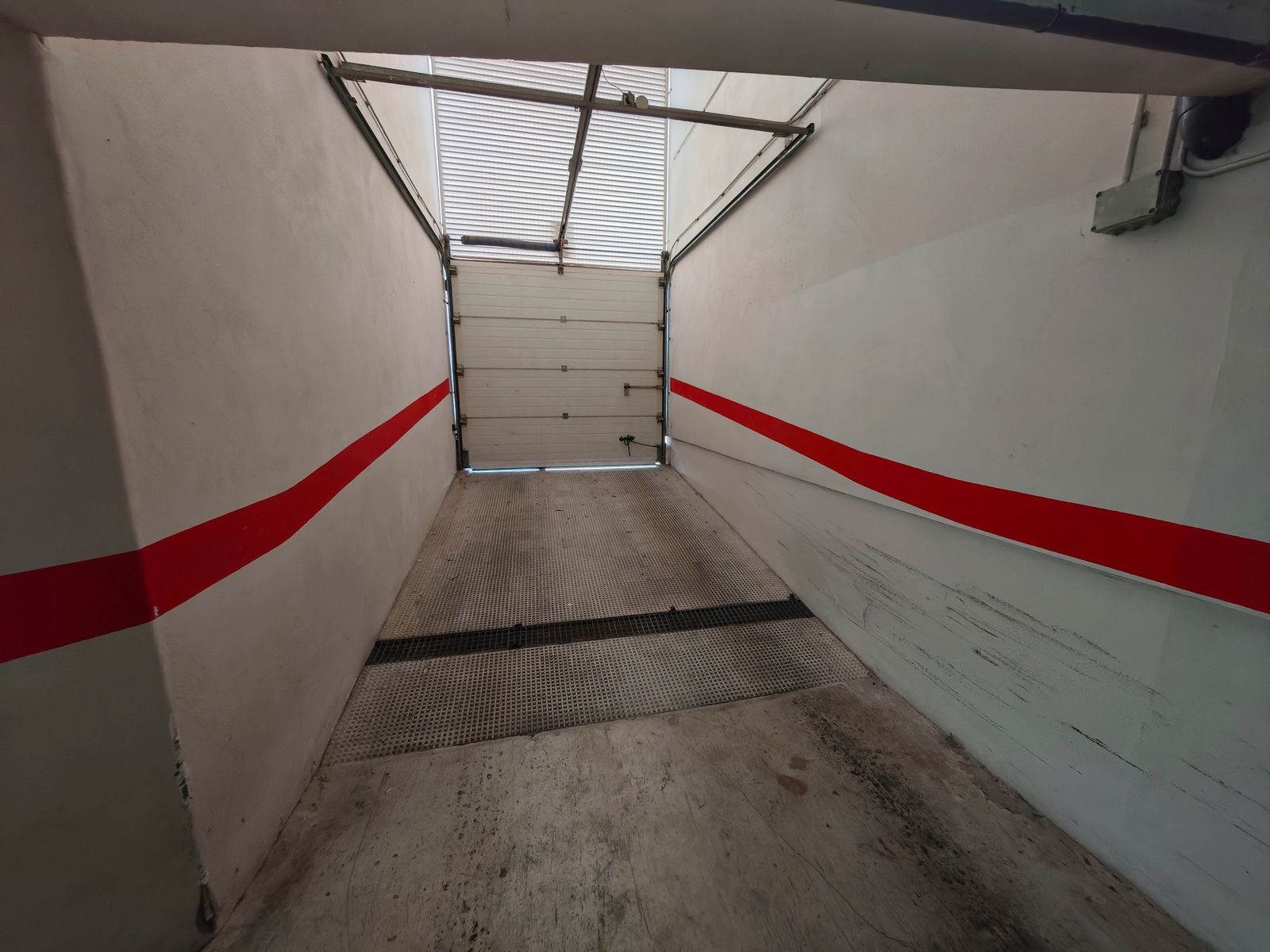 Garage for sale in Ador