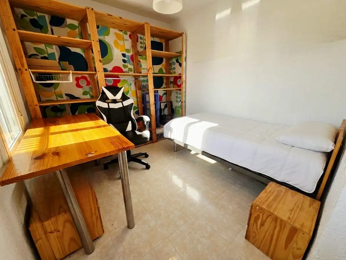 Bedroom of Duplexes for sale in L'Hospitalet de Llobregat  with Parquet flooring, Terrace and Oven