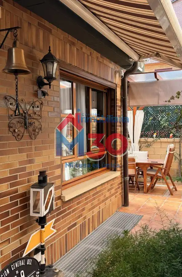 Exterior view of Houses for sale in Miranda de Ebro  with Heating, Terrace and Storage room
