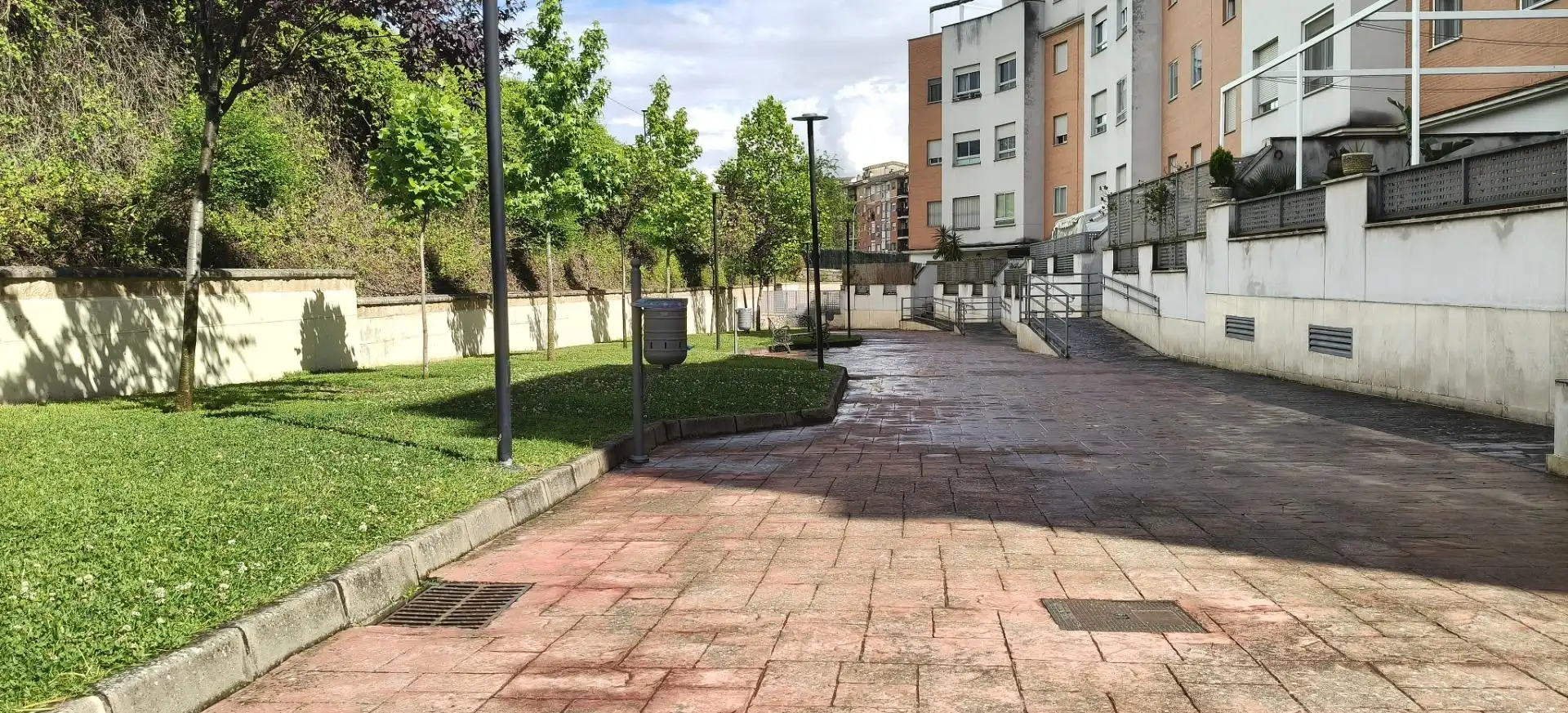 Vista exterior de Pis de lloguer en Badajoz amb Calefacció, Jardí privat i Terrassa