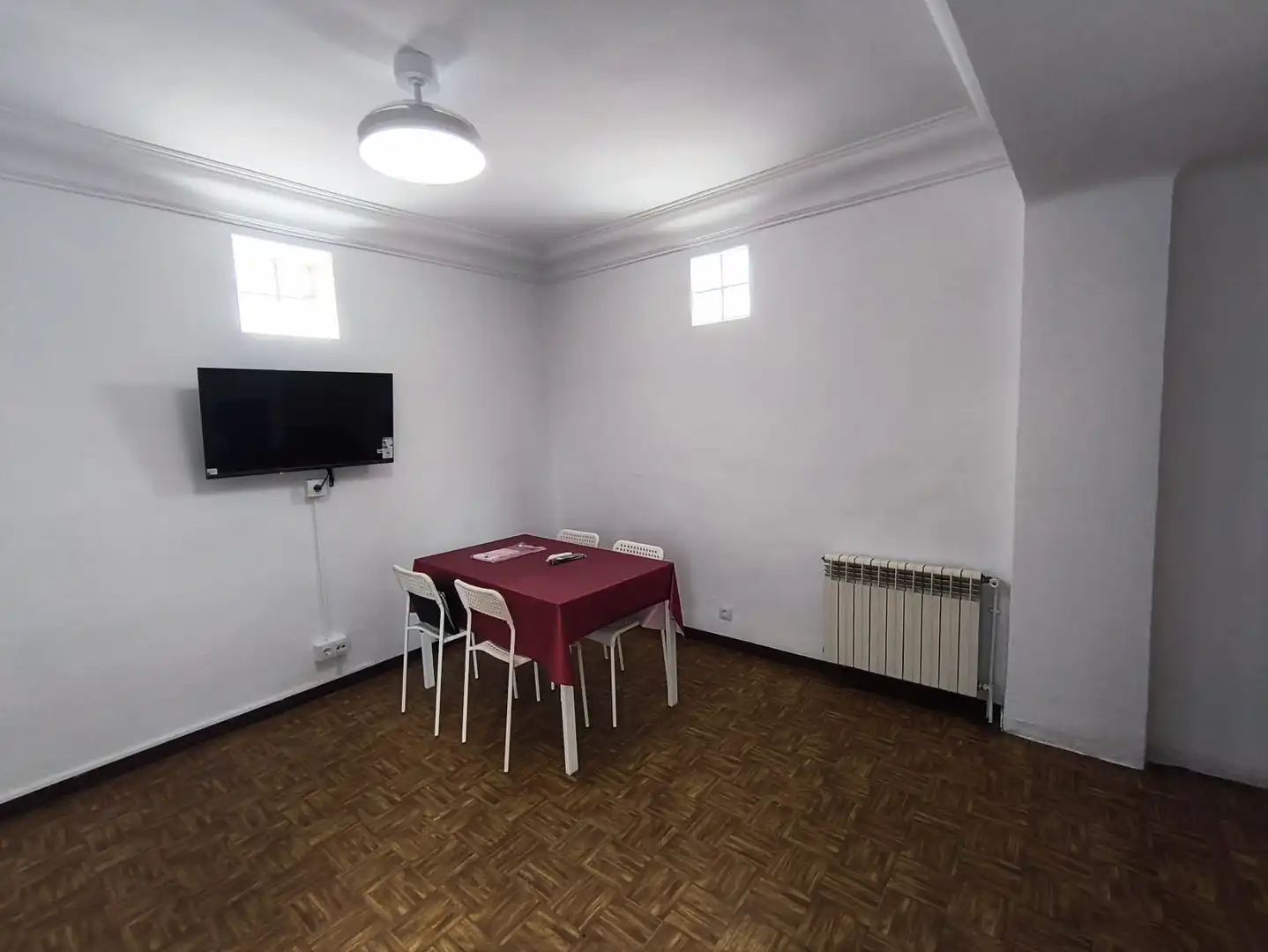 Comedor de Piso para compartir en Madrid con Calefacción, Amueblado y Horno