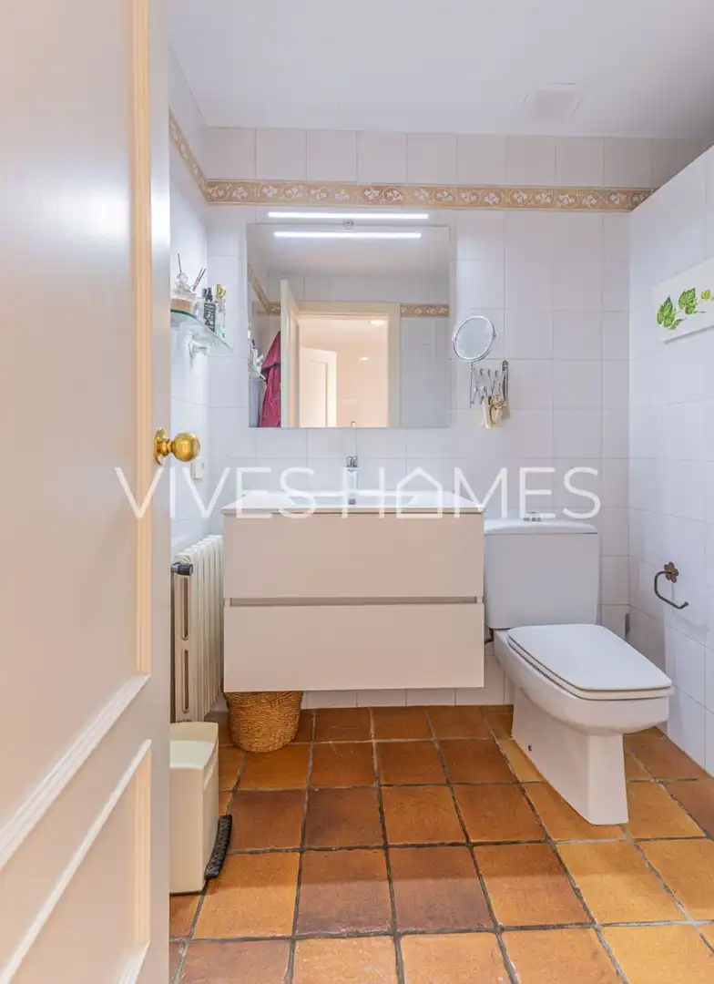 Bathroom of Houses for sale in Sant Vicenç de Montalt  with Air Conditioner, Heating and Private garden