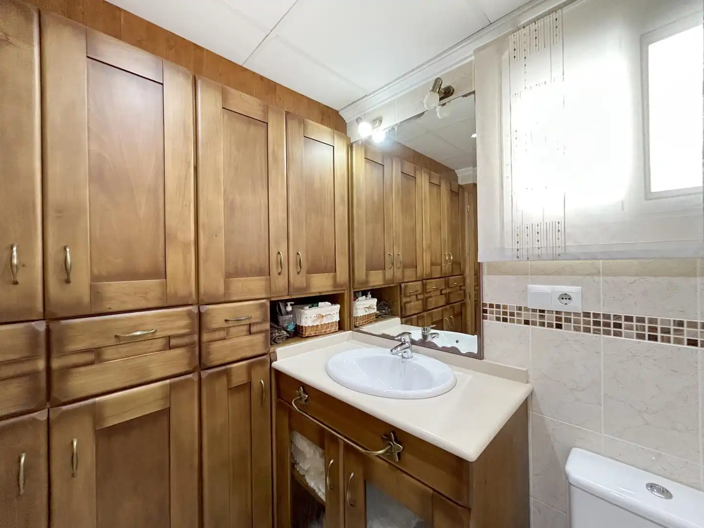 Bathroom of Flat for rent in Novelda  with Alarm