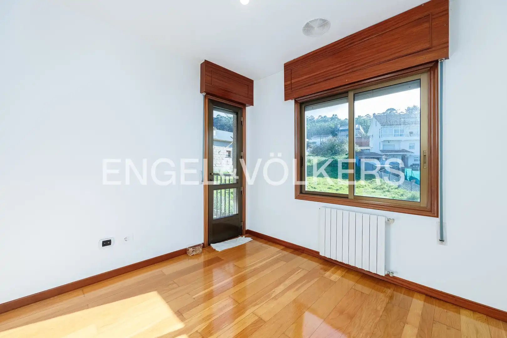 Comedor de Casa o chalet en venta en Vigo  con Calefacción, Jardín privado y Parquet