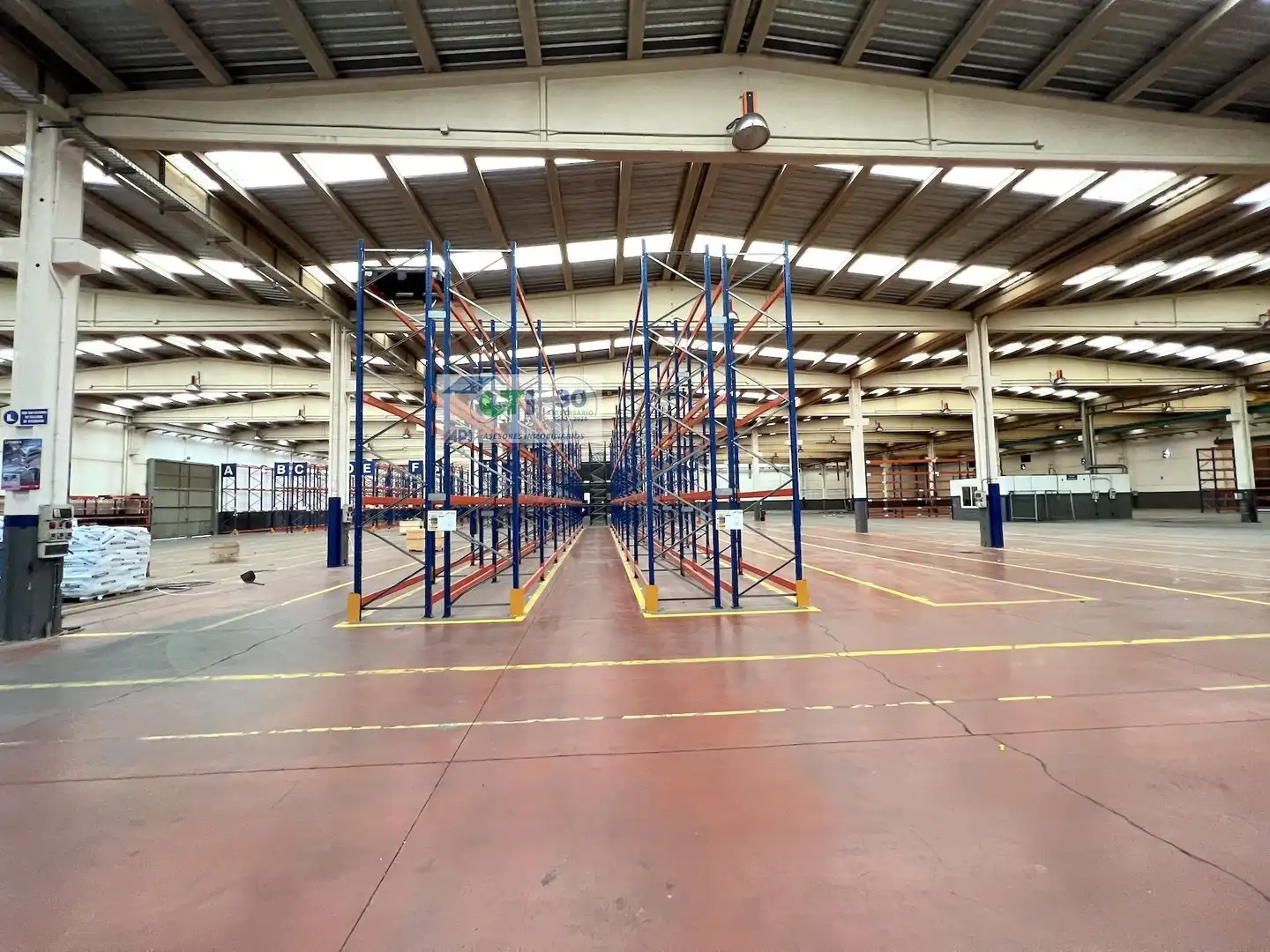 Nau industrial en venda a C / BUENOS AIRES, La Muela