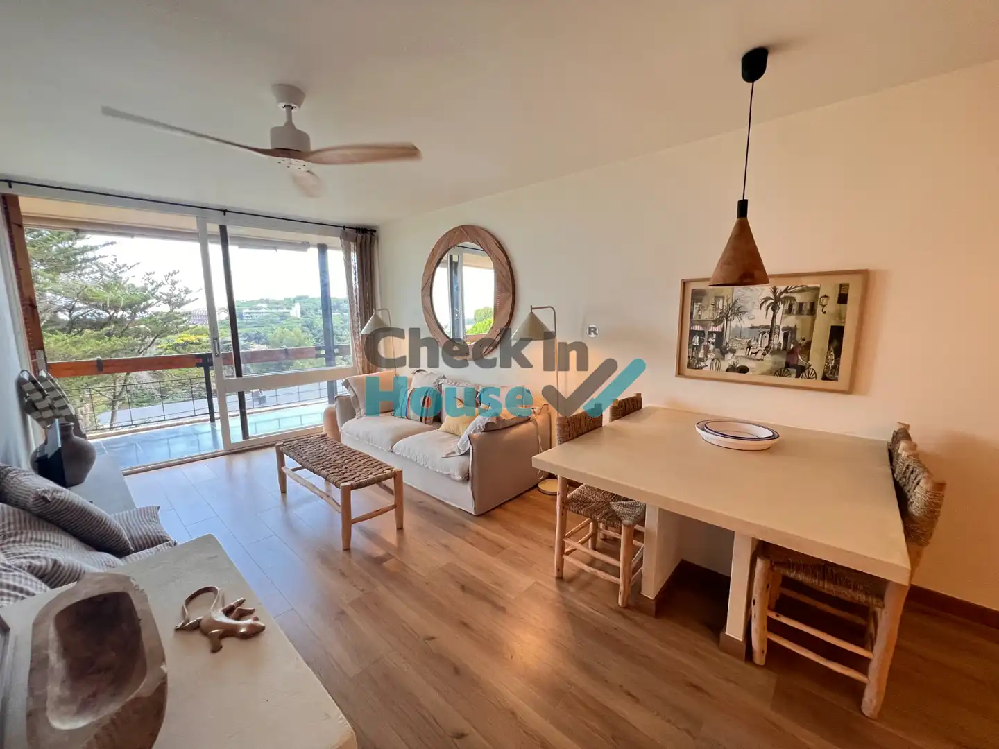 Vista exterior de Apartament de lloguer en Sant Feliu de Guíxols amb Moblat, Forn i Rentadora