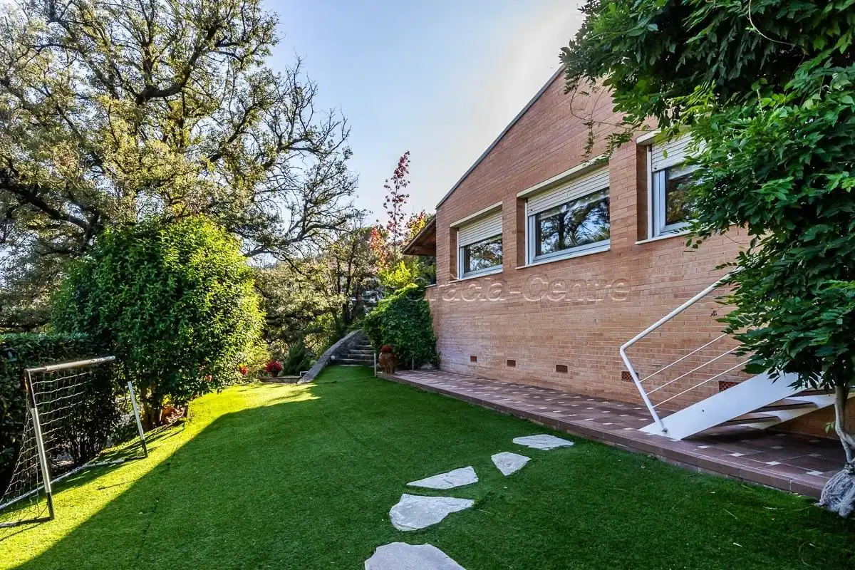 Jardí de Casa o xalet en venda en Castellar del Vallès amb Calefacció, Jardí privat i Terrassa