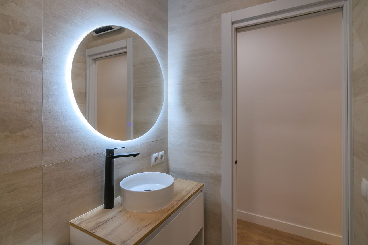 Bany de Pis en venda en L'Hospitalet de Llobregat amb Balcó