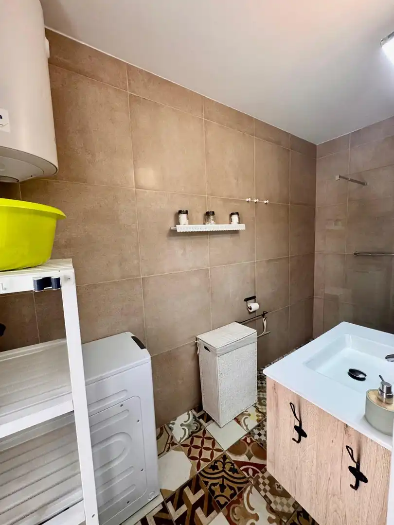 Baño de Piso en venta en Arona con Jardín privado, Terraza y Amueblado