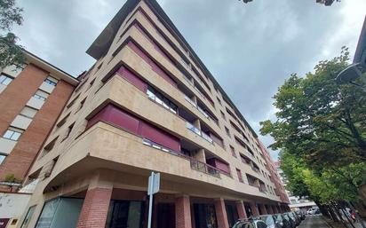 Vista exterior de Pis en venda en Durango amb Balcó