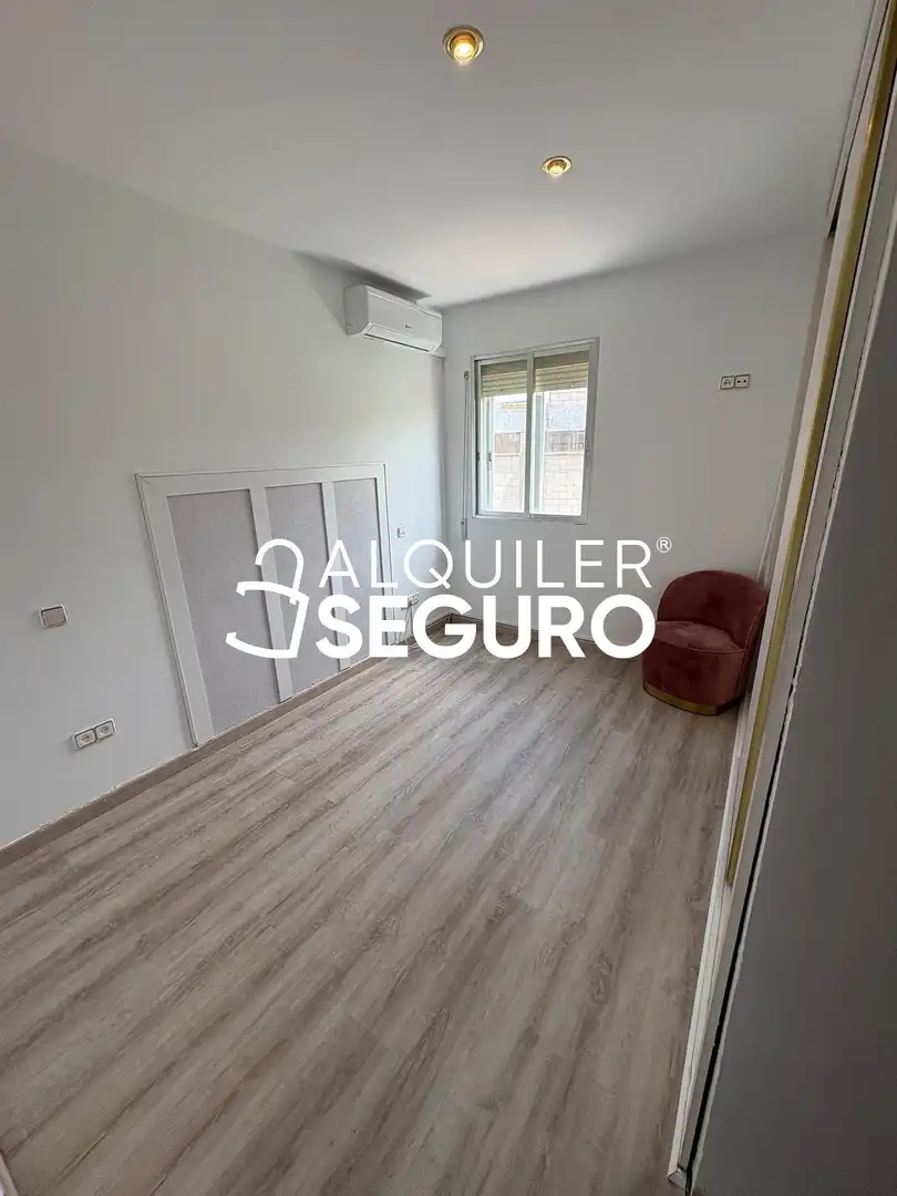 Schlafzimmer von Wohnung zur Miete in Parla mit Klimaanlage, Heizung und Möbliert