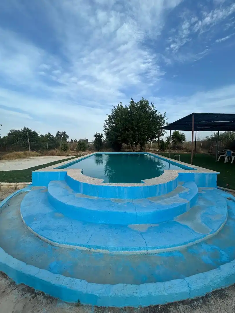 Schwimmbecken von Grundstücke zum Verkauf in Utrera