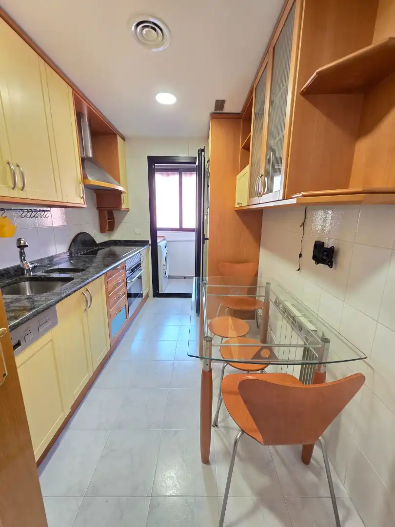 Cuina de Pis de lloguer en Madrid amb Aire condicionat, Calefacció i Parquet