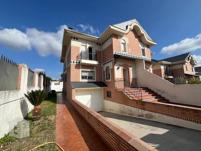 Casa adosada en Alquiler en Zona el Caño