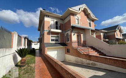 Exterior view of Single-family semi-detached to rent in Arroyomolinos (Madrid)  with Air Conditioner and Swimming Pool