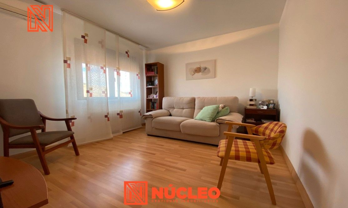 Sala d'estar de Pis en venda en Calatayud amb Aire condicionat, Parquet i Moblat