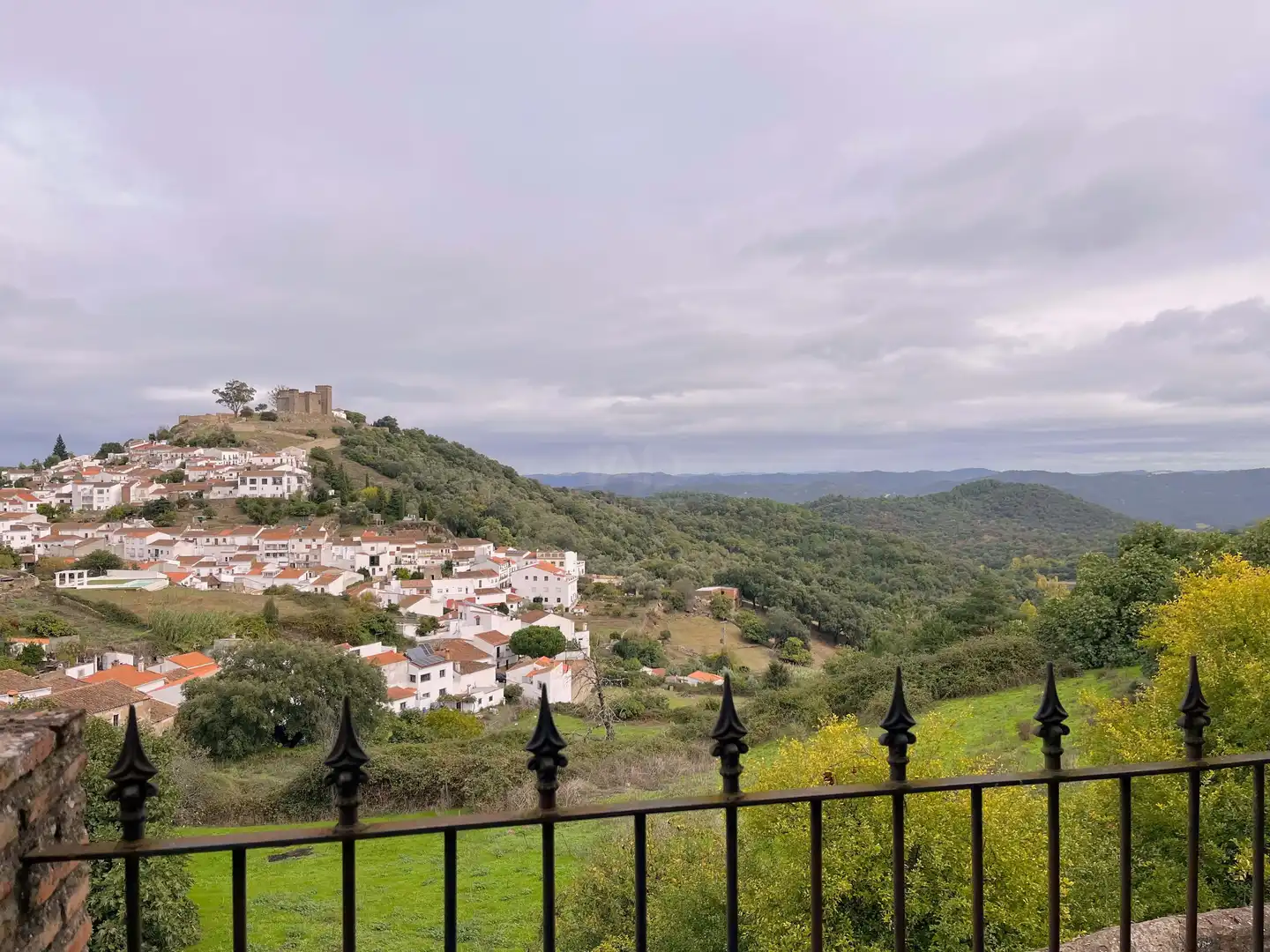 Vista exterior de Casa adosada en venda en Cortegana amb Terrassa