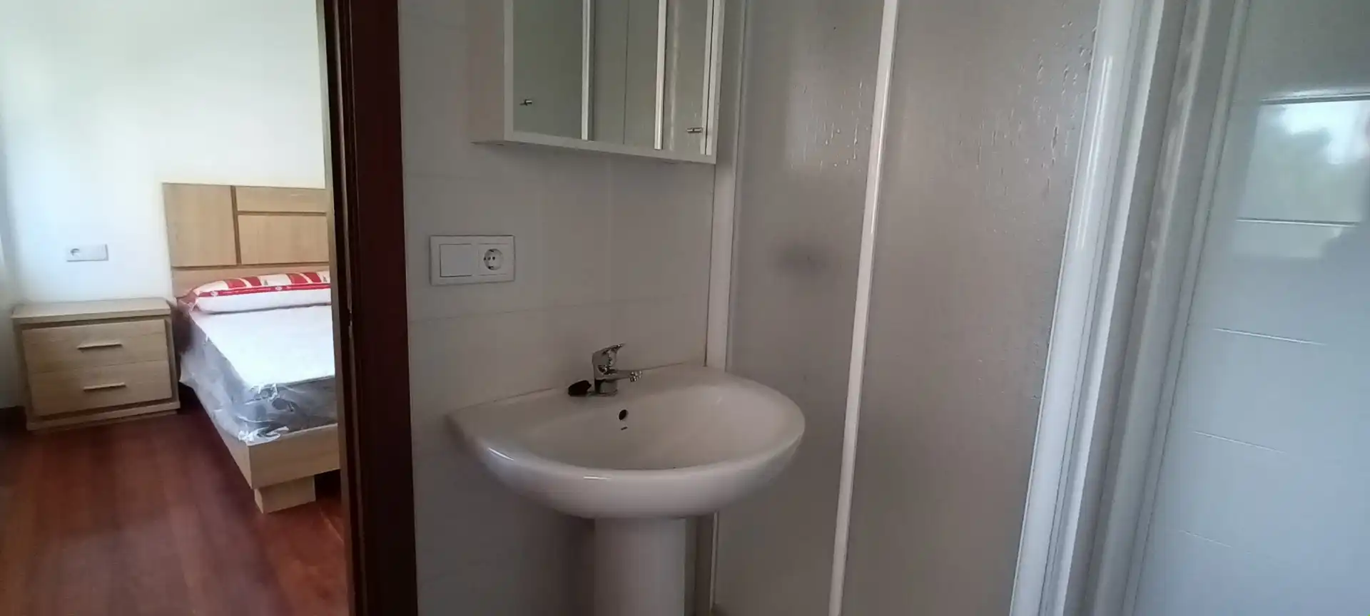 Badezimmer von Wohnung zum Verkauf in Pontevedra Capital  mit Heizung und Abstellraum
