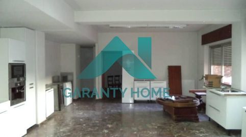 Se vende oficina en zona Cánovas.