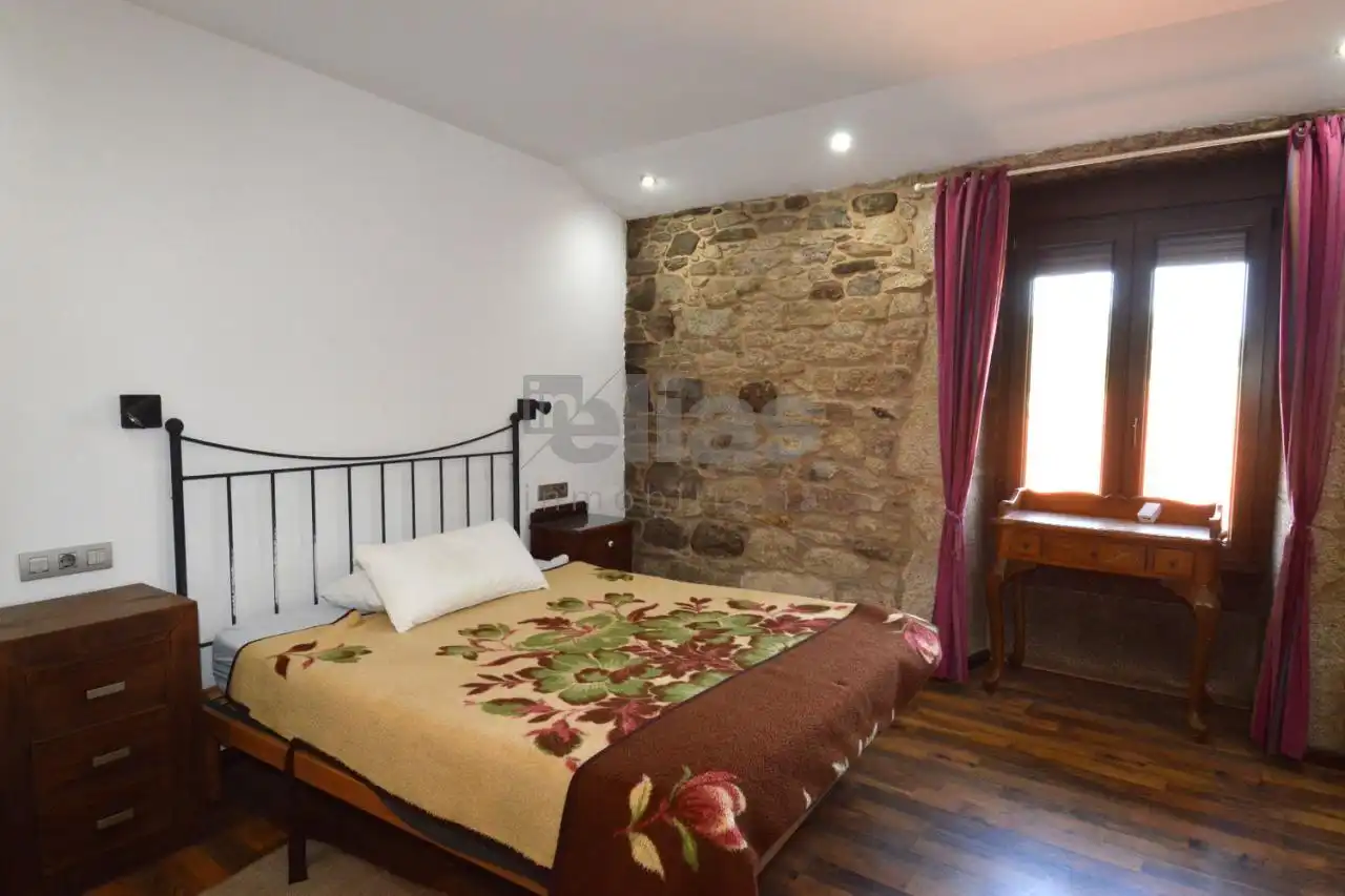 Dormitori de Casa o xalet en venda en Vimianzo amb Calefacció, Jardí privat i Terrassa