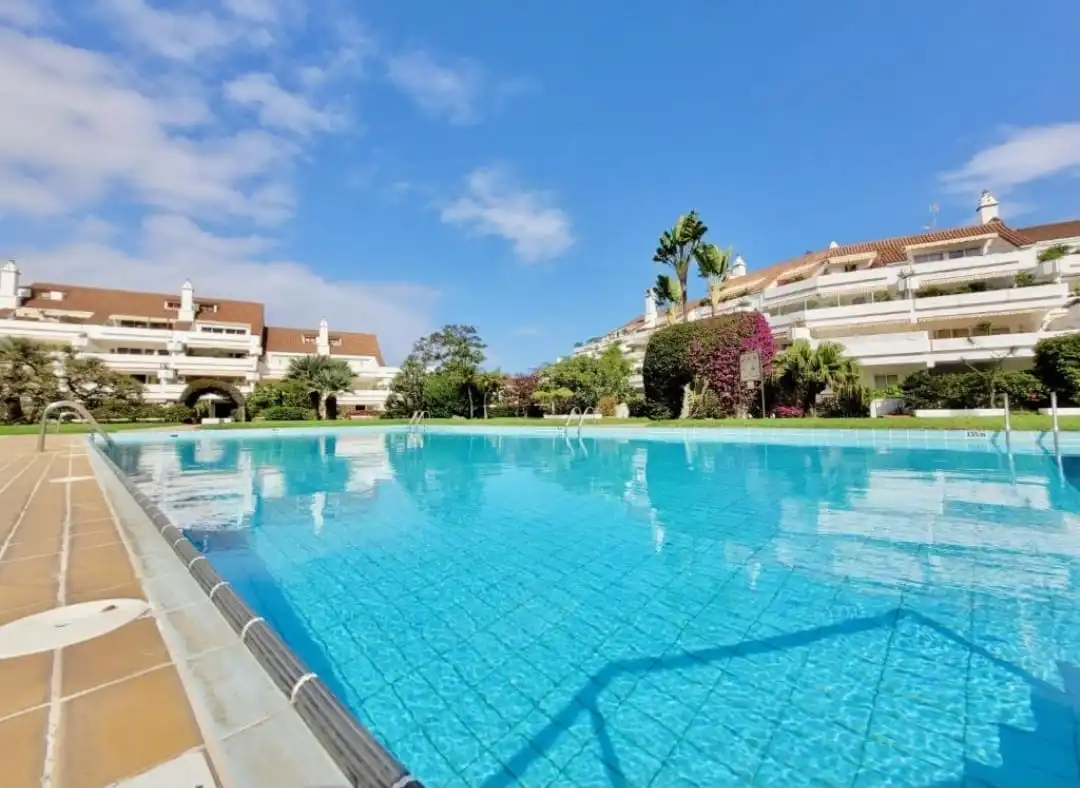 Schwimmbecken von Wohnungen zum Verkauf in Puerto de la Cruz mit Privatgarten, Terrasse und Möbliert
