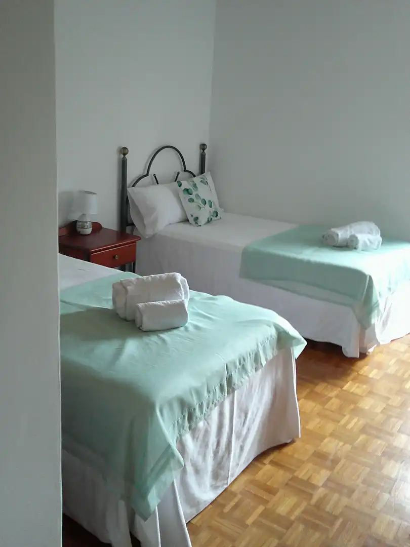 Dormitori de Finca rústica en venda en Caldas de Reis amb Jardí privat, Terrassa i Traster