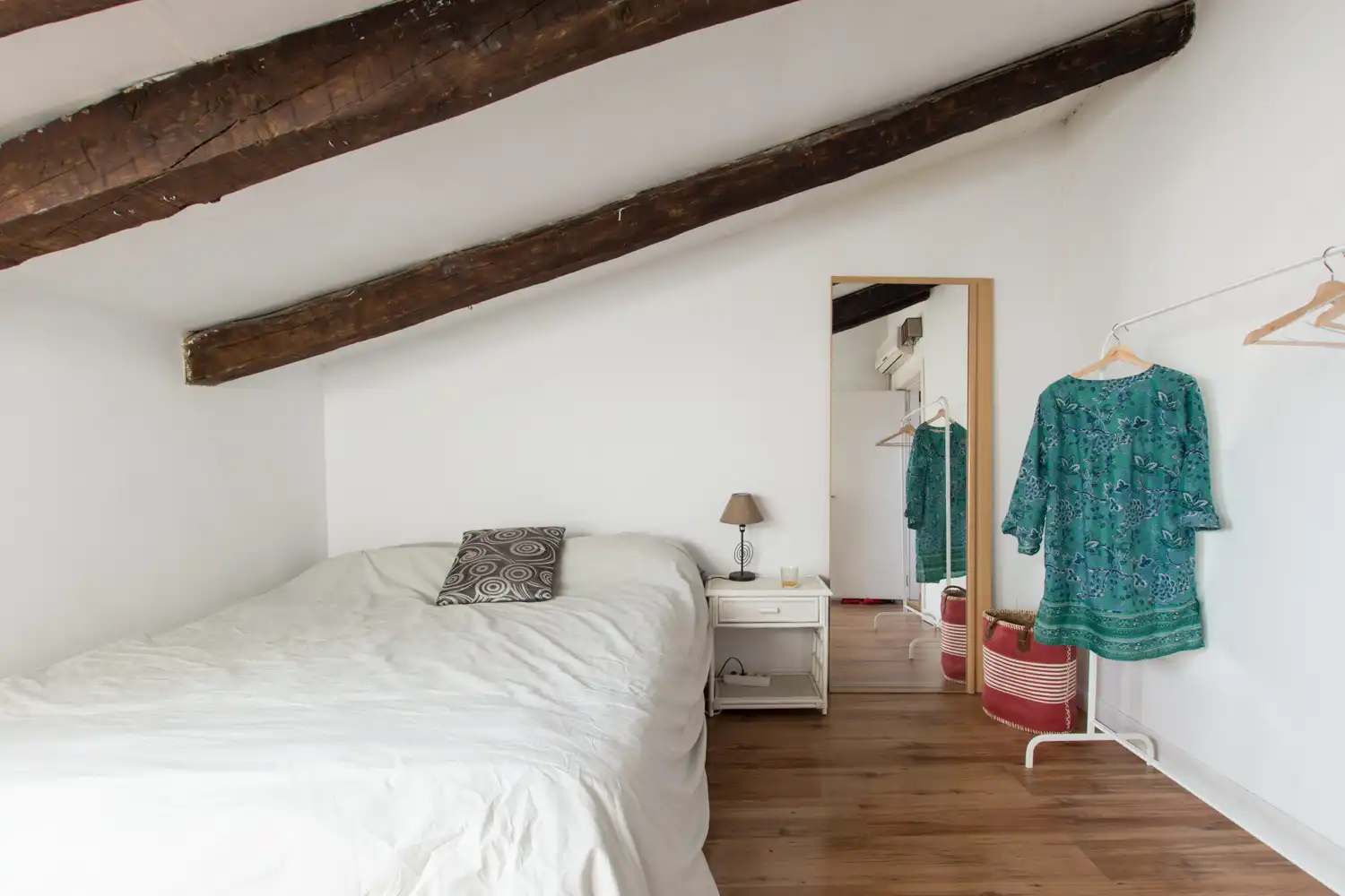Schlafzimmer von Dachboden zum Verkauf in Madrid mit Klimaanlage, Heizung und Parkett