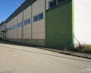 Vista exterior de Nau industrial en venda en Lucena