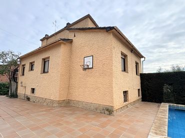 Casa amb balcó en venda a Piera