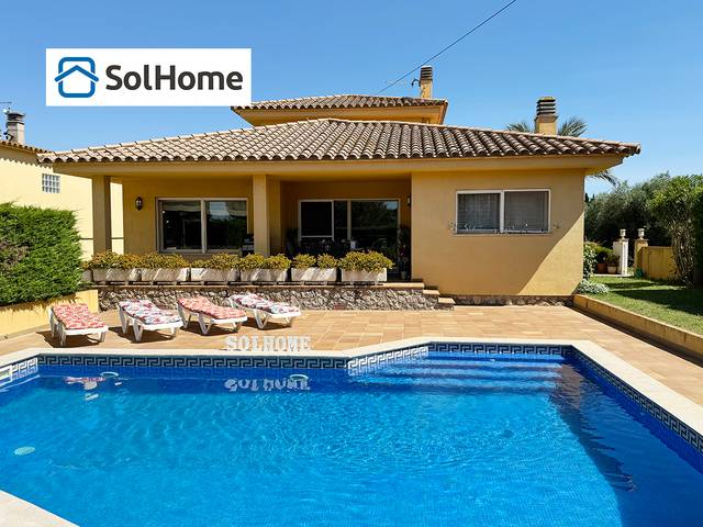 Casa-chalet en Venta en Carrer del Molí en Bellcaire d'Empordà