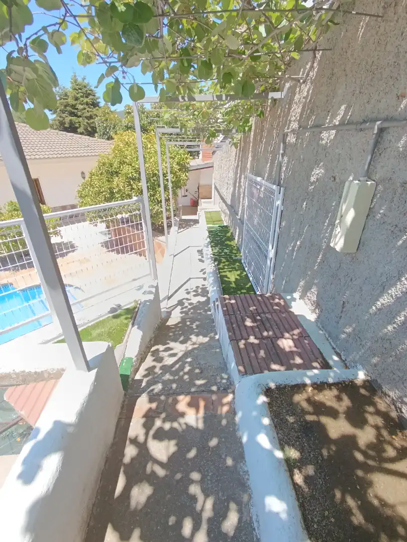 Vista exterior de Casa o xalet en venda en Caldes de Montbui amb Aire condicionat, Calefacció i Jardí privat