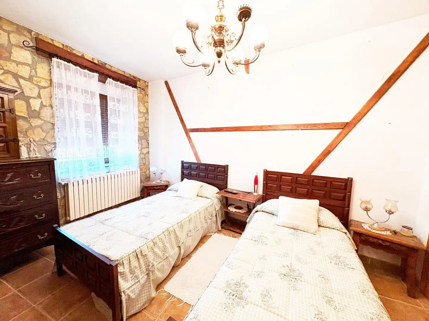 Habitación de Casa o chalet en venta en Navarredonda de la Rinconada con Terraza, Trastero y Amueblado