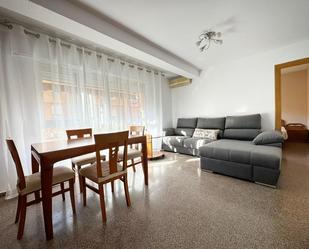 Sala d'estar de Apartament de lloguer en Alicante / Alacant amb Aire condicionat i Terrassa