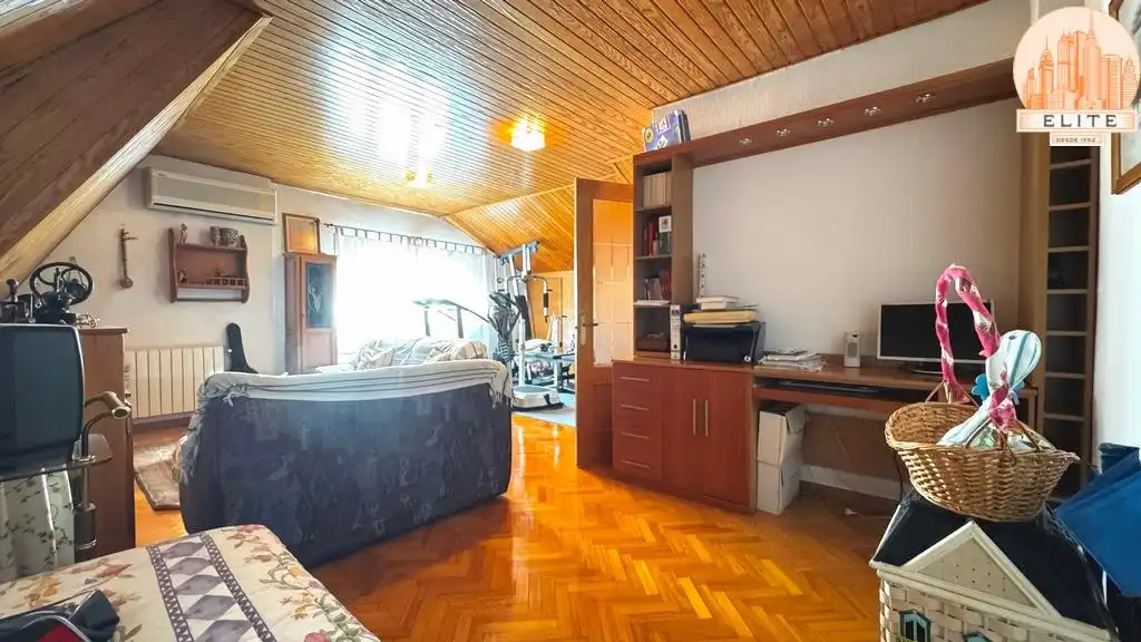 Sala de estar de Casa adosada en venta en Torrejón de la Calzada con Aire acondicionado, Calefacción y Jardín privado