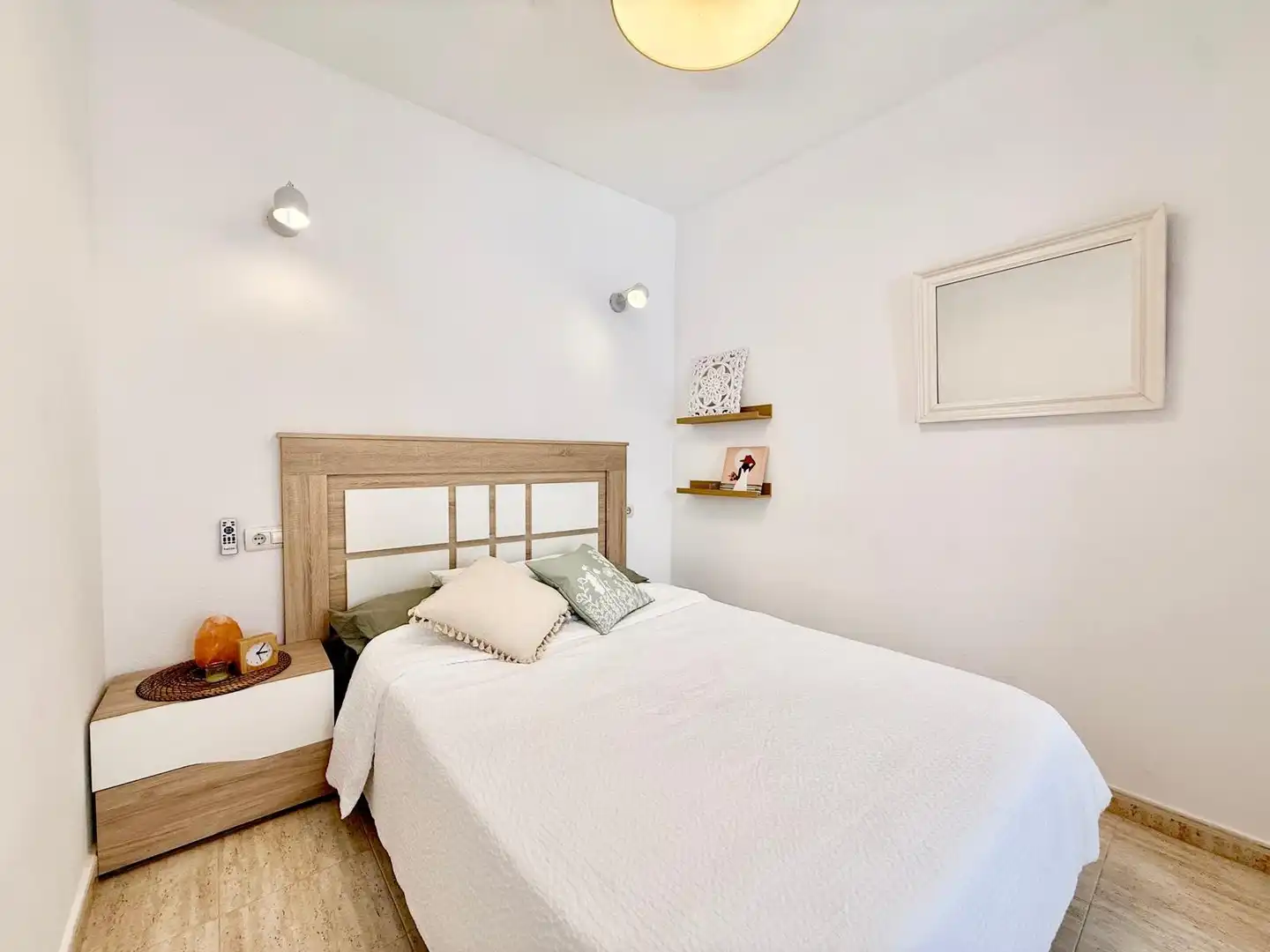 Schlafzimmer von Wohnungen zur Miete in Torrevieja mit Heizung, Terrasse und Schwimmbad