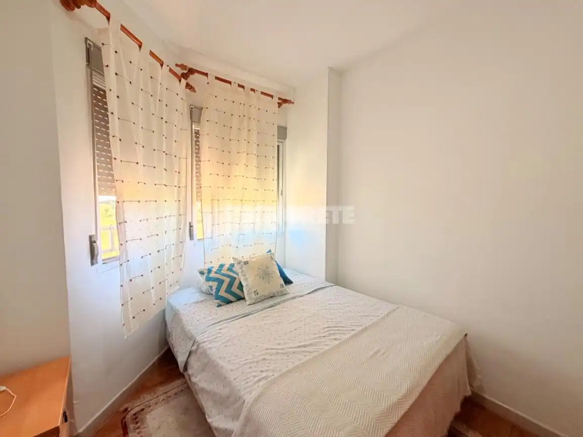 Dormitori de Casa adosada en venda en Oropesa amb Balcó