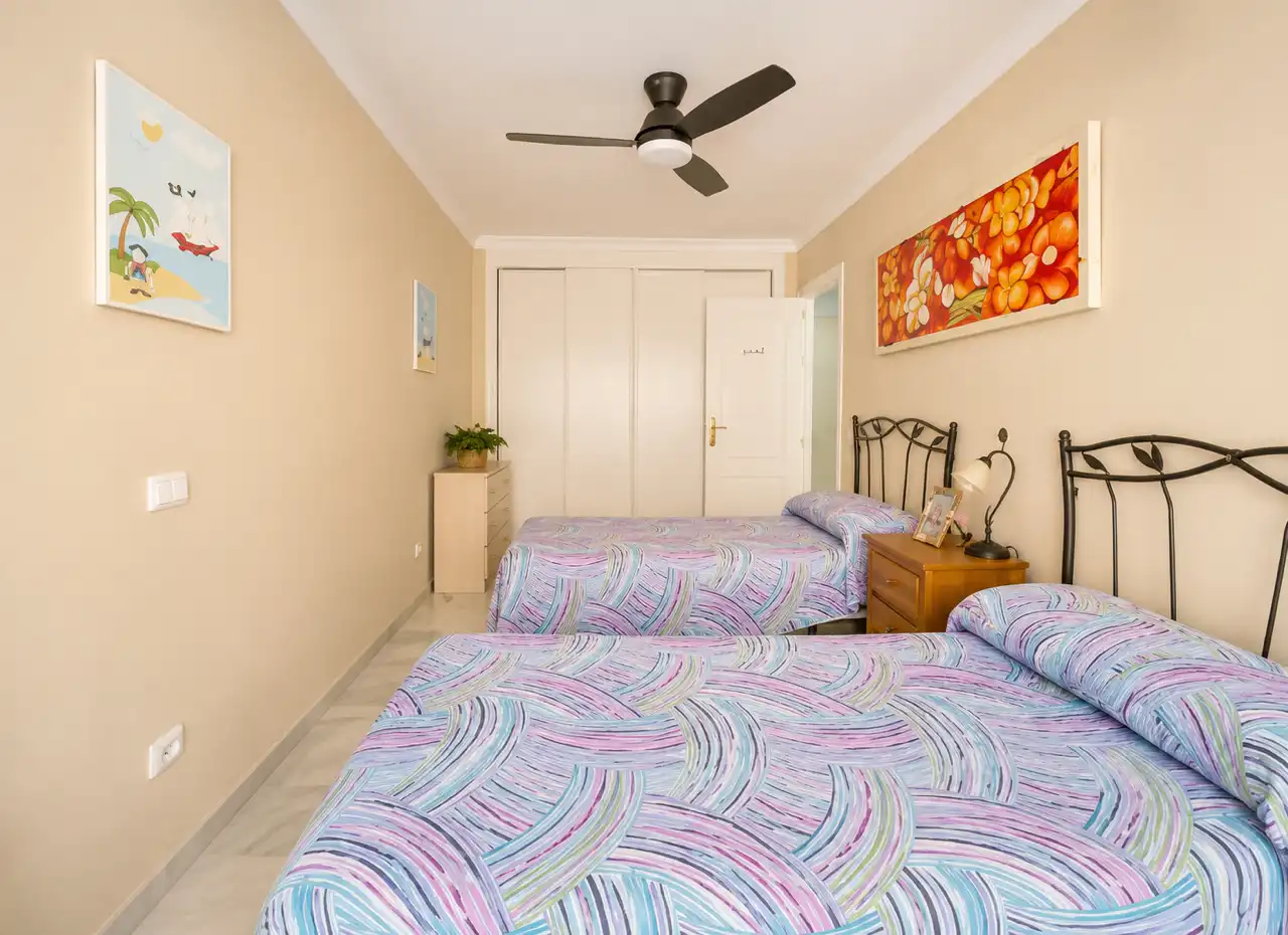 Habitación de Piso en venta en Marbella con Aire acondicionado, Terraza y Amueblado