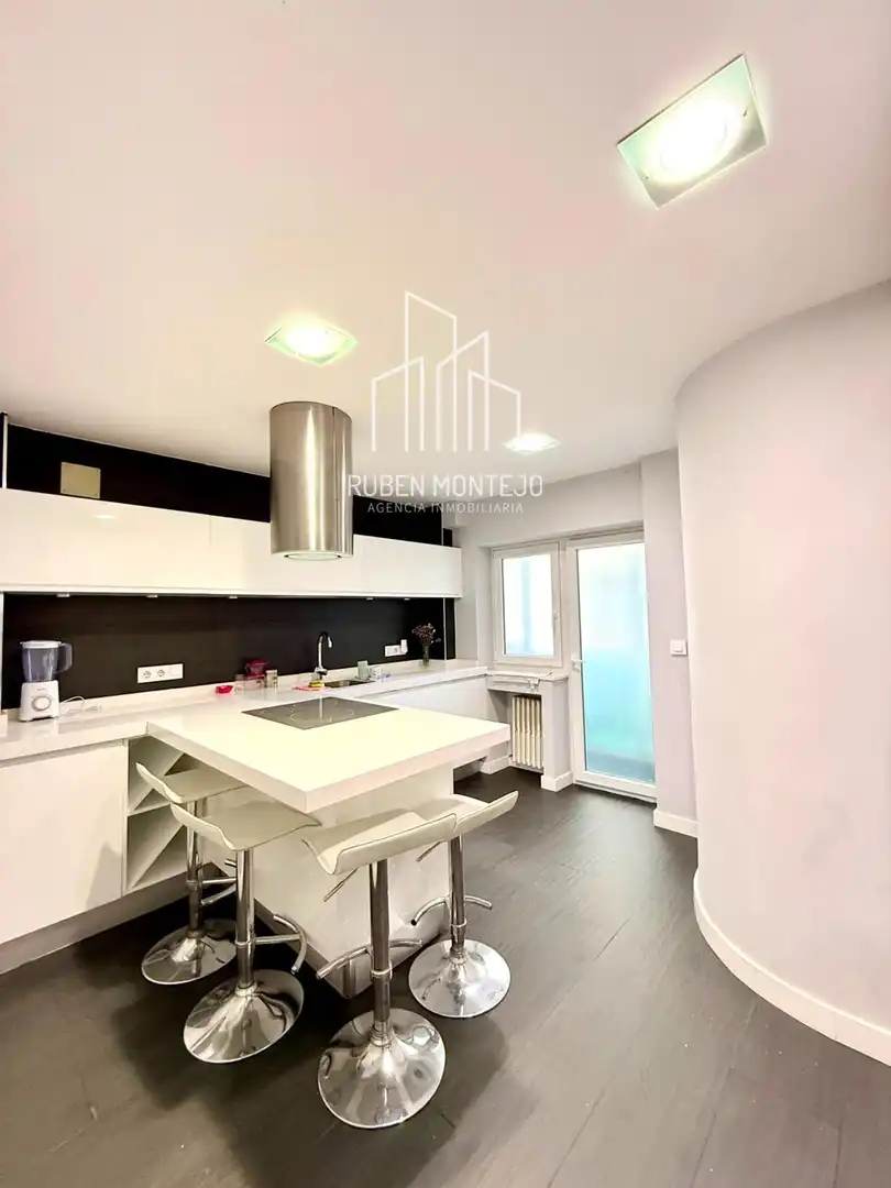 Cocina de Piso de alquiler en Salamanca con Calefacción, Parquet y Terraza