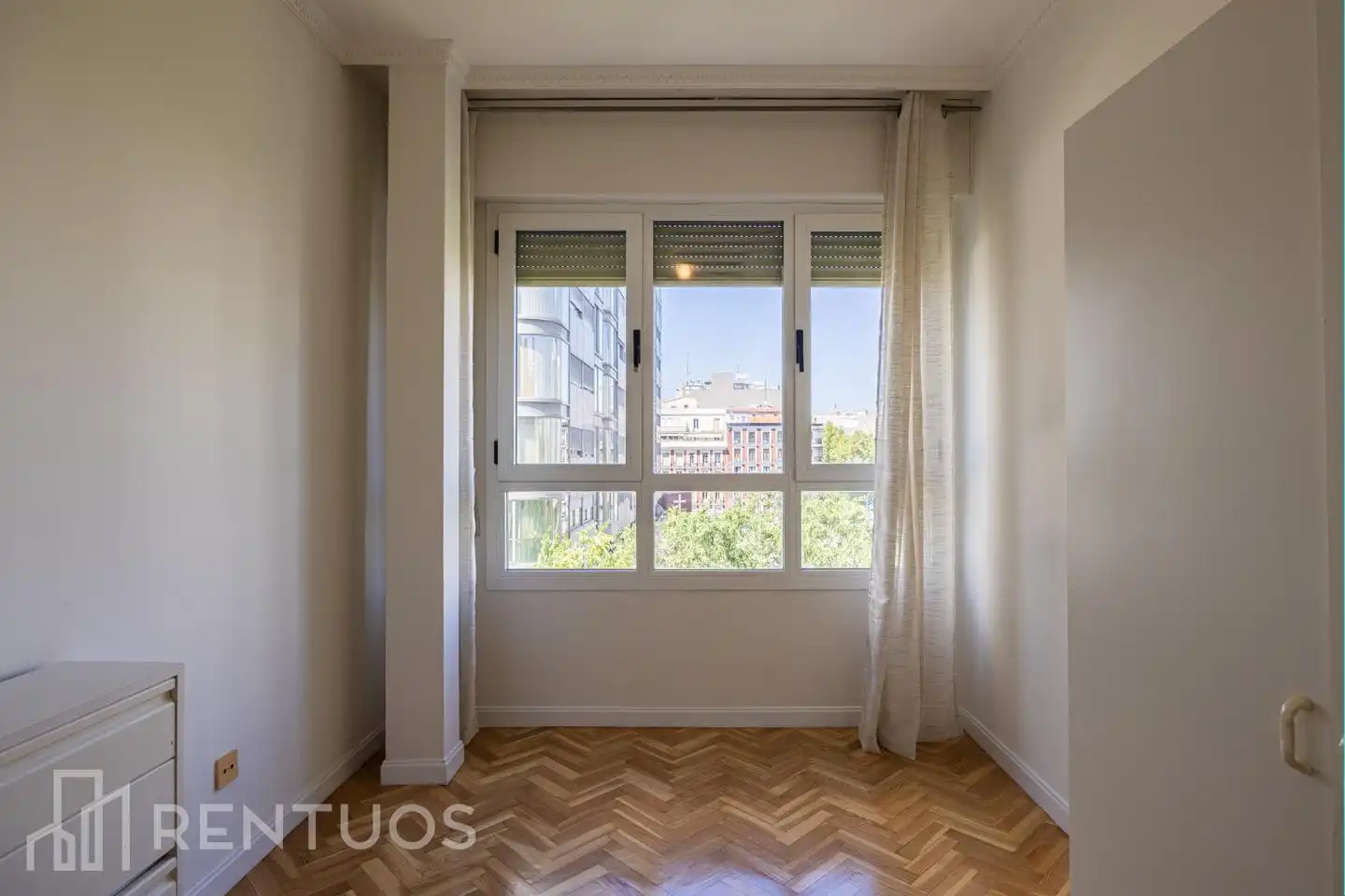 Habitación de Piso de alquiler en Madrid con Aire acondicionado, Parquet y Amueblado