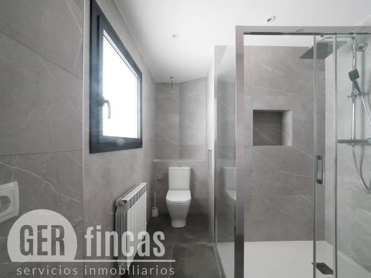 Flat for rent in Calle Josep Llimona, Poble Nou