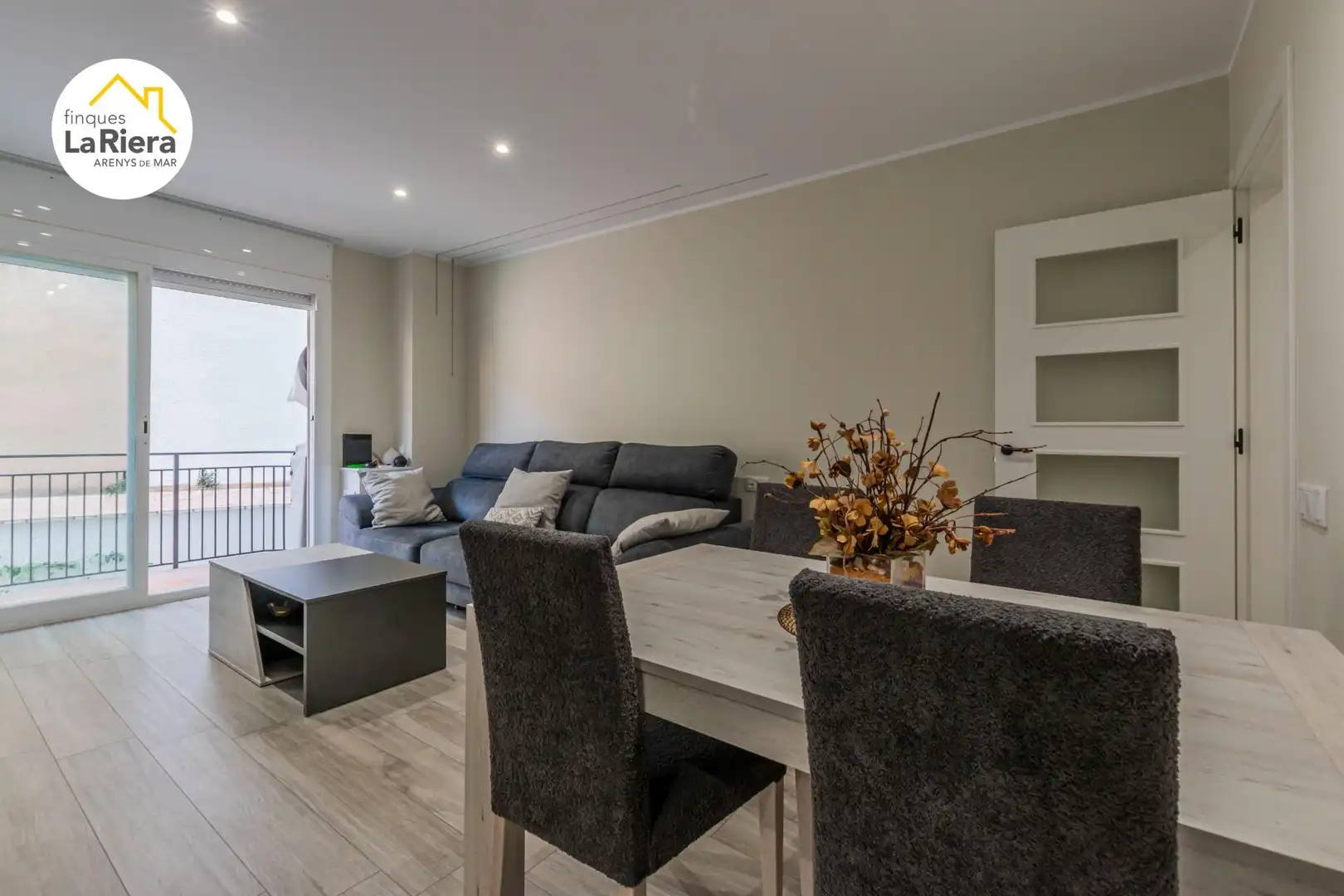 Sala de estar de Piso en venta en Arenys de Mar con Calefacción, Amueblado y Balcón