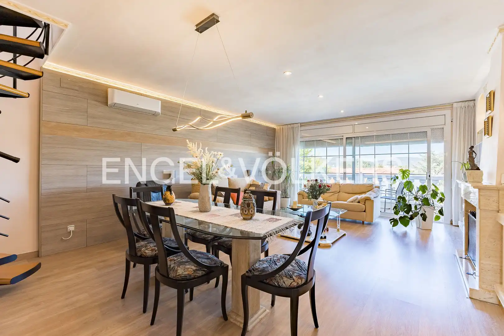 Comedor de Casa o chalet en venta en Esparreguera con Aire acondicionado, Calefacción y Jardín privado
