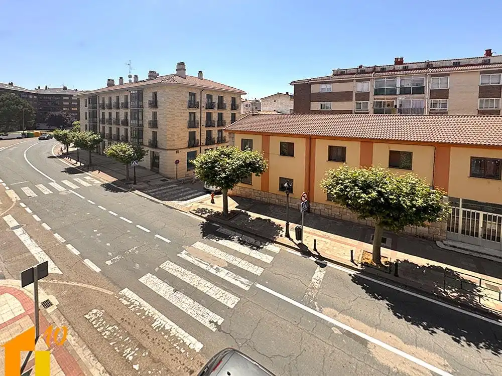 Vista exterior de Piso en venta en Briviesca con Calefacción y Terraza