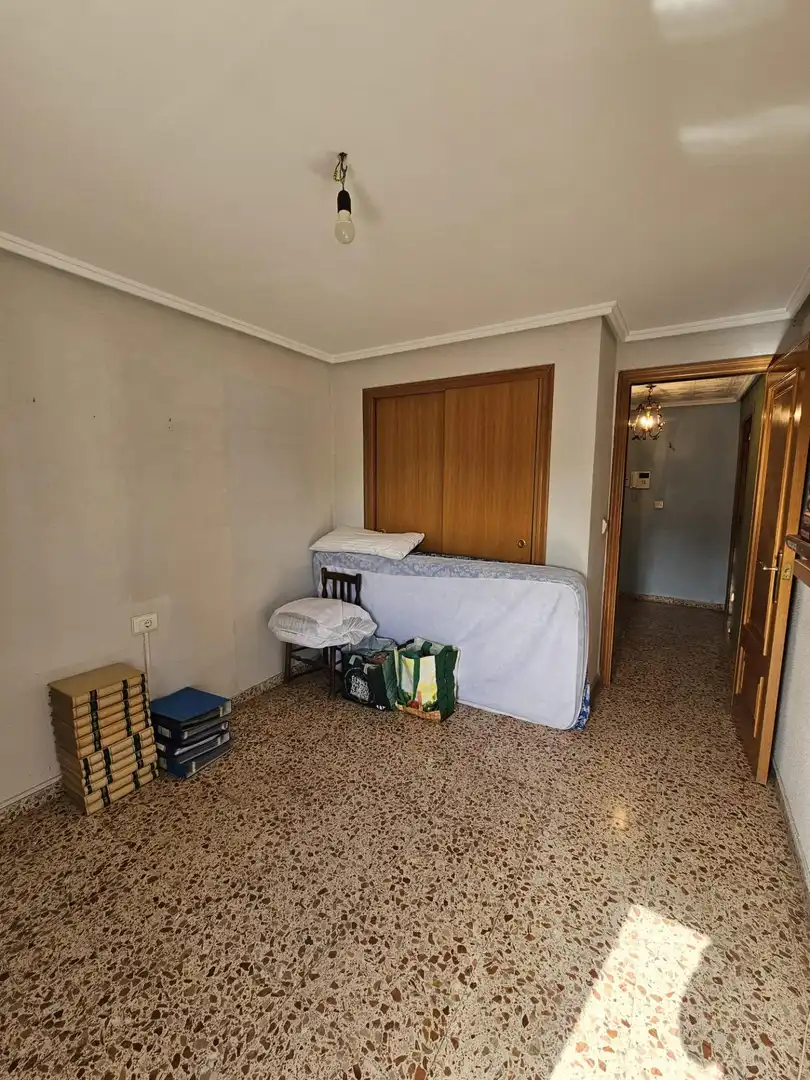 Bedroom of Flat for sale in Valencia  with Furnished and Balcony