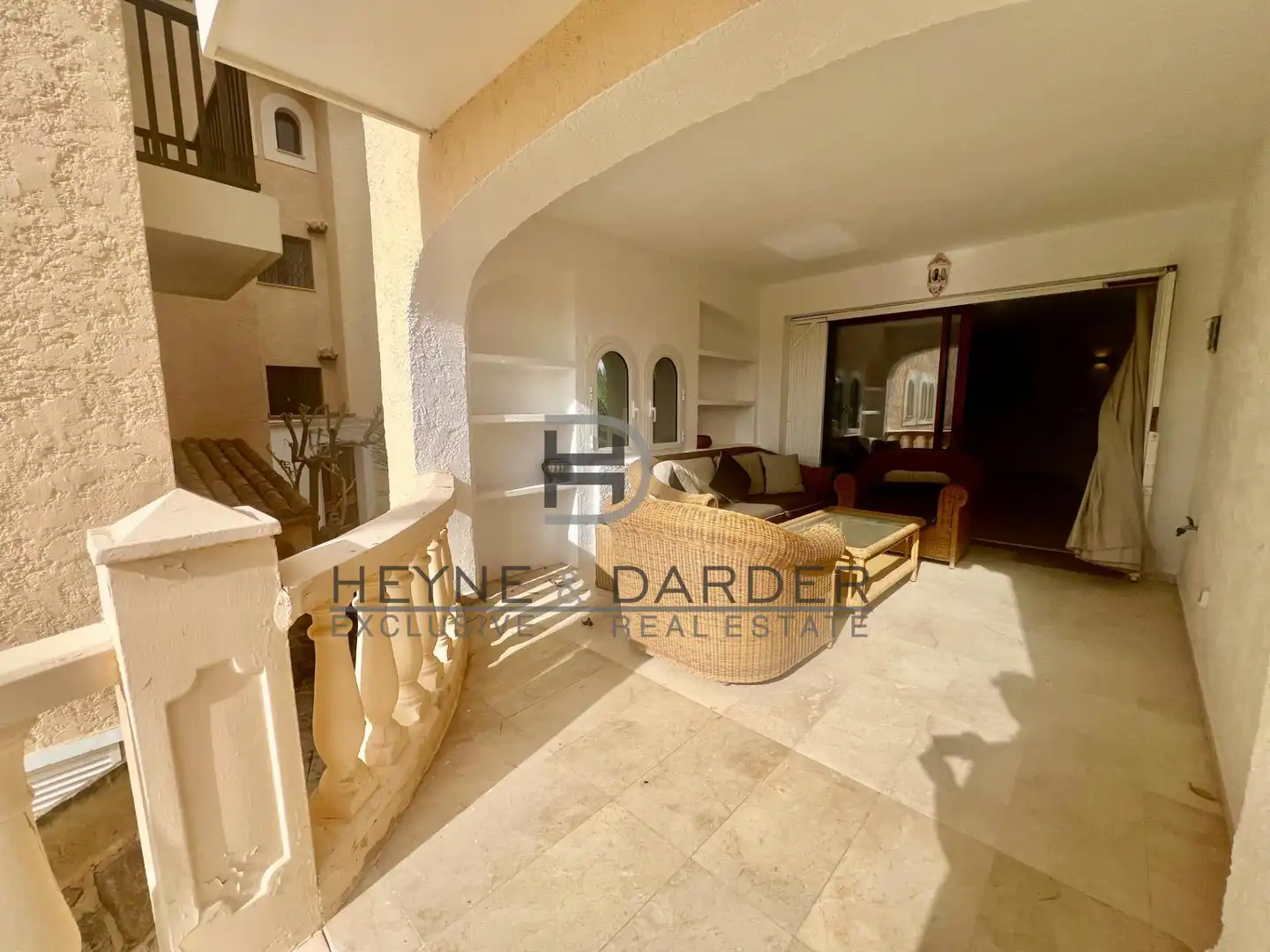 Vista exterior de Apartament de lloguer en Calvià amb Aire condicionat, Jardí privat i Terrassa