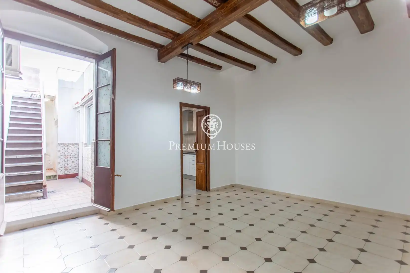 Einfamilien-Reihenhaus zum Verkauf in Canet de Mar mit Klimaanlage, Heizung und Terrasse