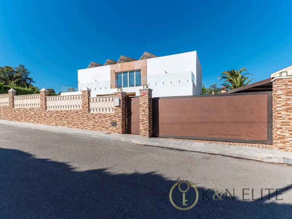 Exterior view of Houses for sale in Petrer  with Private garden, Terrace and Swimming Pool