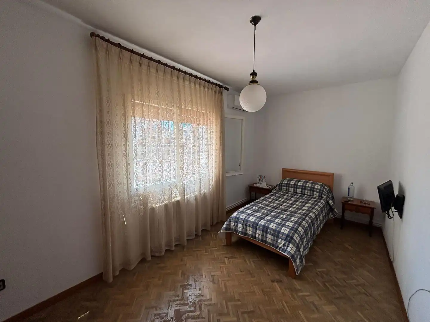 Dormitori de Casa o xalet en venda en Sabadell amb Calefacció, Terrassa i Balcó